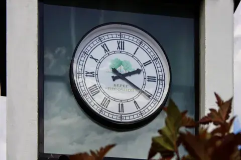 Часы в КП Берег Песочной